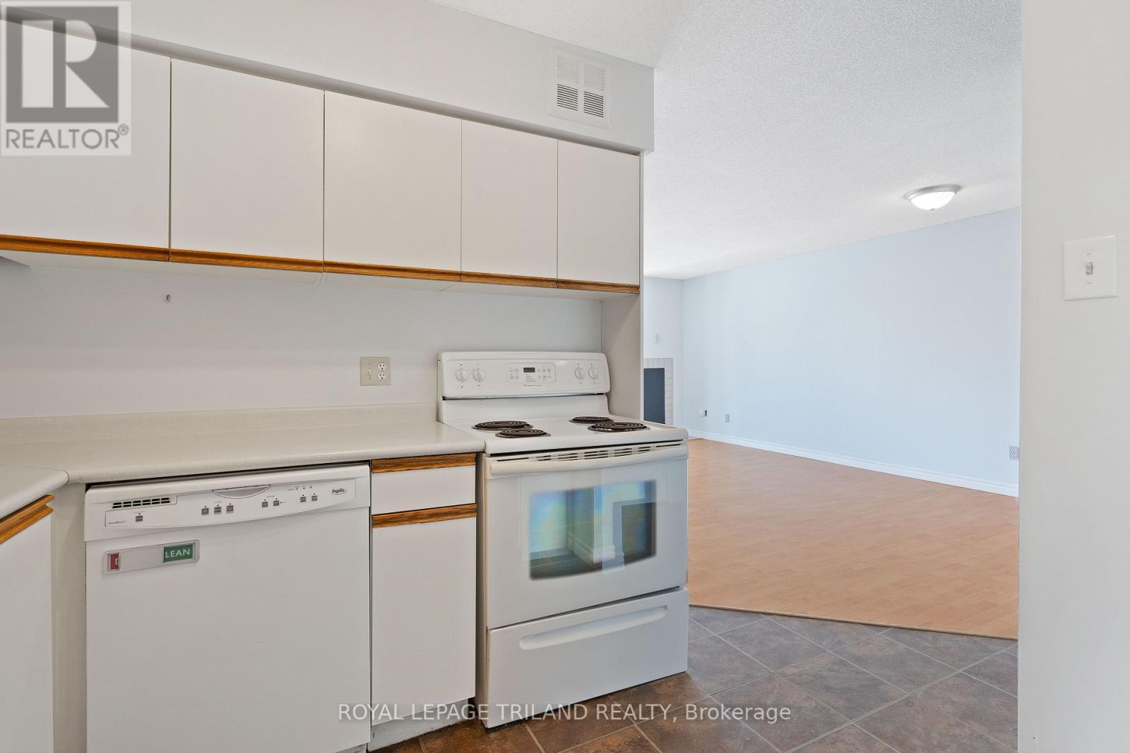 315 - 15 Jacksway Crescent, London North (North G), Ontario  N5X 3T8 - Photo 16 - X12509118