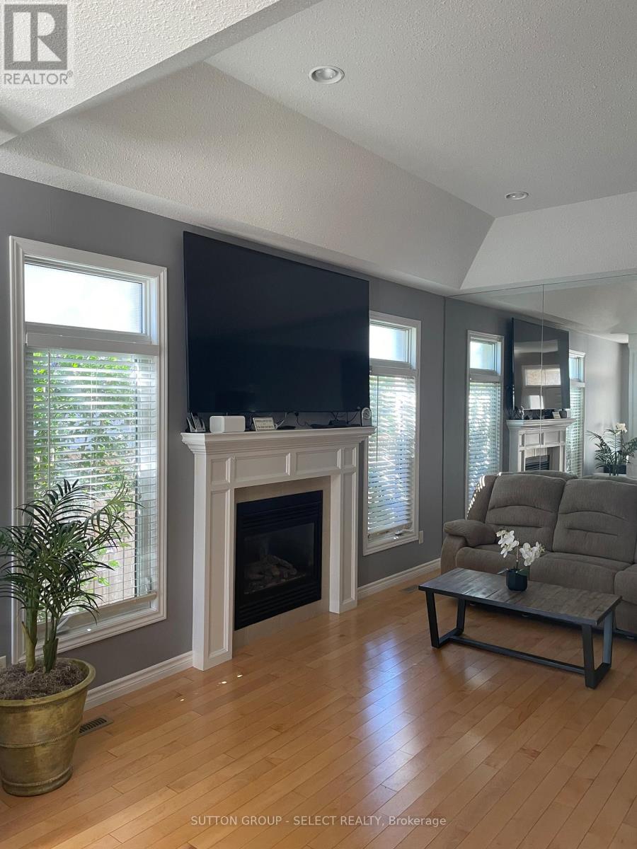 3220 Meadowgate Boulevard, London South, Ontario  N6M 0B7 - Photo 5 - X12509348