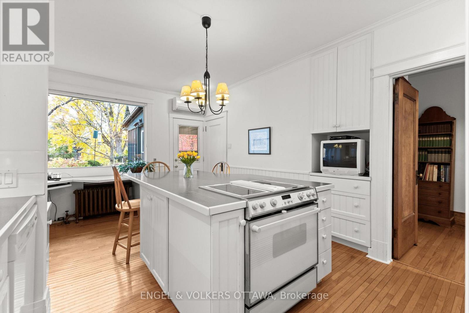 10 Allan Place, Ottawa, Ontario  K1S 3T1 - Photo 11 - X12509092