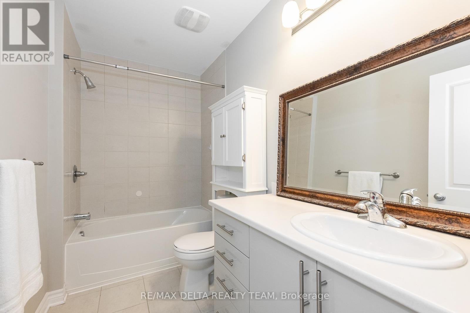 B - 300 Des Tilleuls Private, Ottawa, Ontario  K4A 1B7 - Photo 18 - X12509298