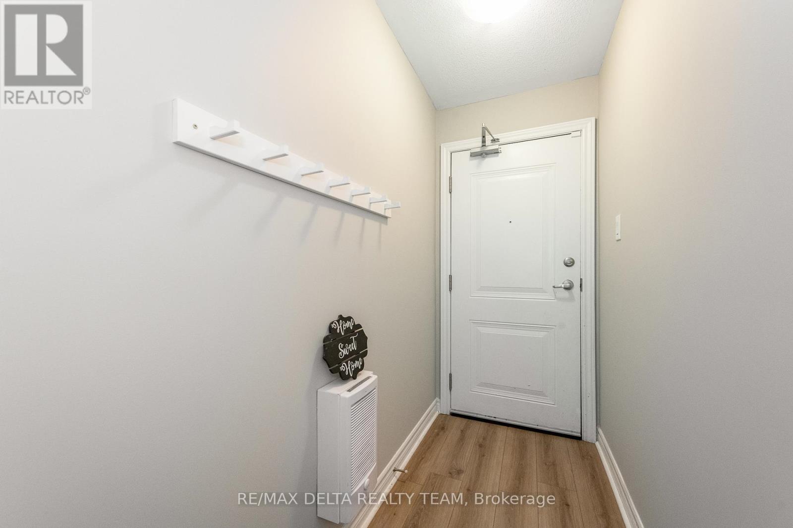 B - 300 Des Tilleuls Private, Ottawa, Ontario  K4A 1B7 - Photo 3 - X12509298