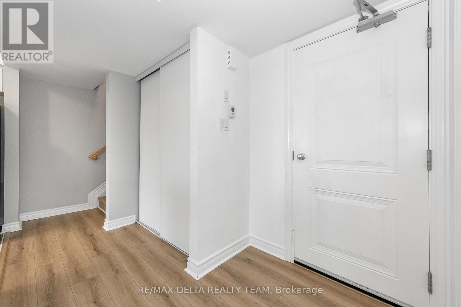 B - 300 Des Tilleuls Private, Ottawa, Ontario  K4A 1B7 - Photo 5 - X12509298