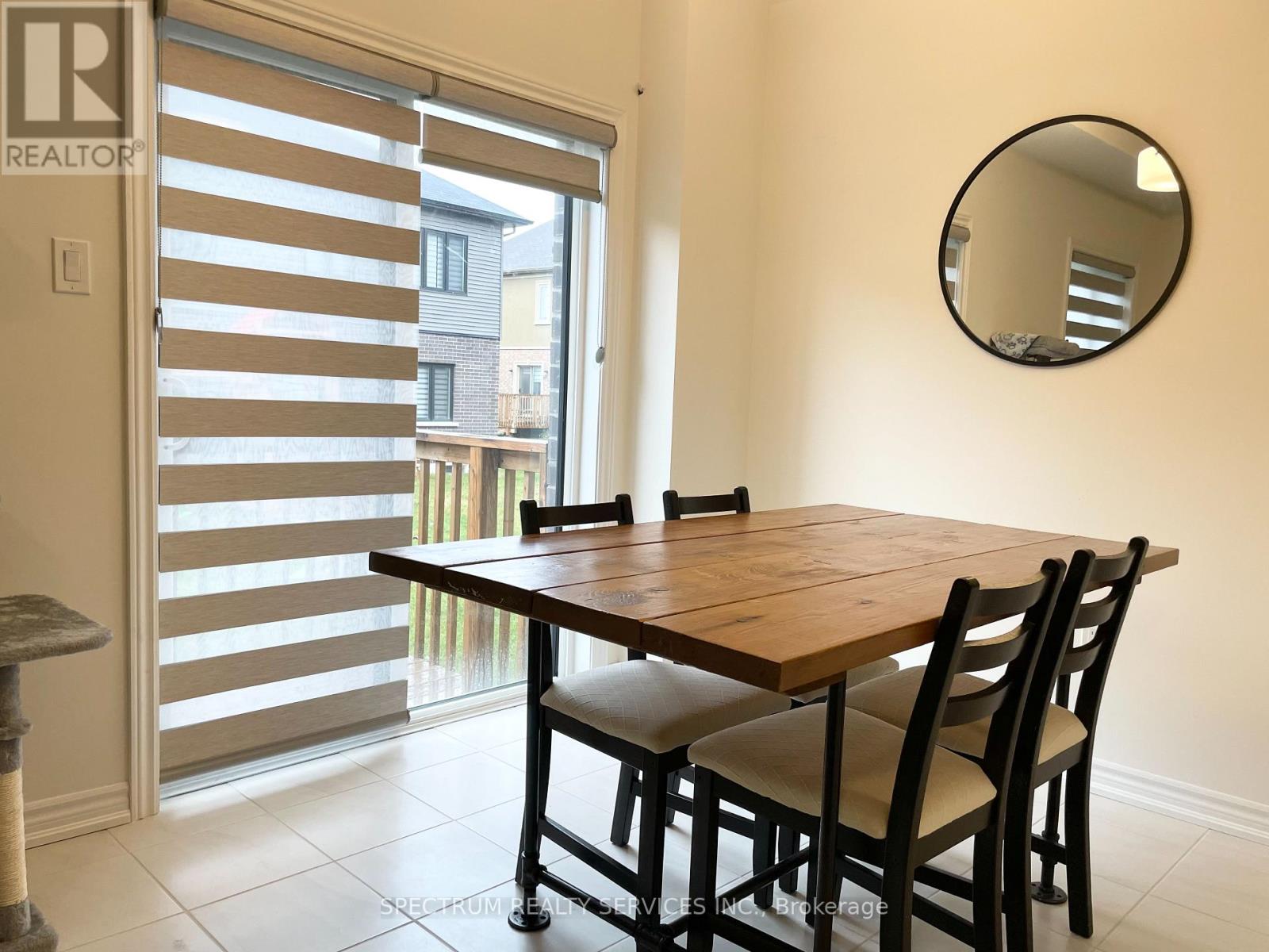 5 Poole Street, Brantford, Ontario  N3V 0B2 - Photo 5 - X12502672