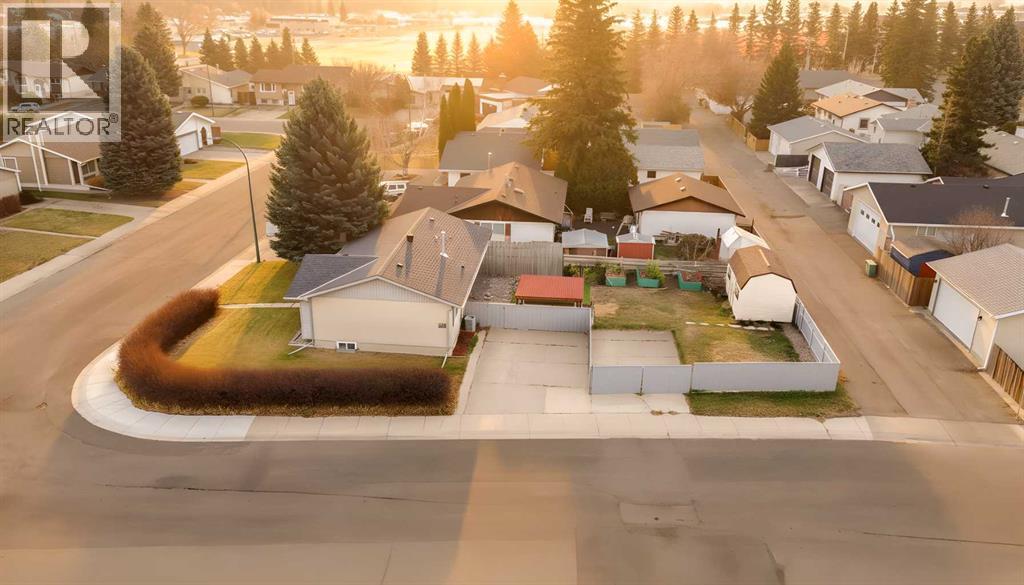 138 Greenview Close N, Lethbridge, Alberta  T1H 4K8 - Photo 3 - A2267988