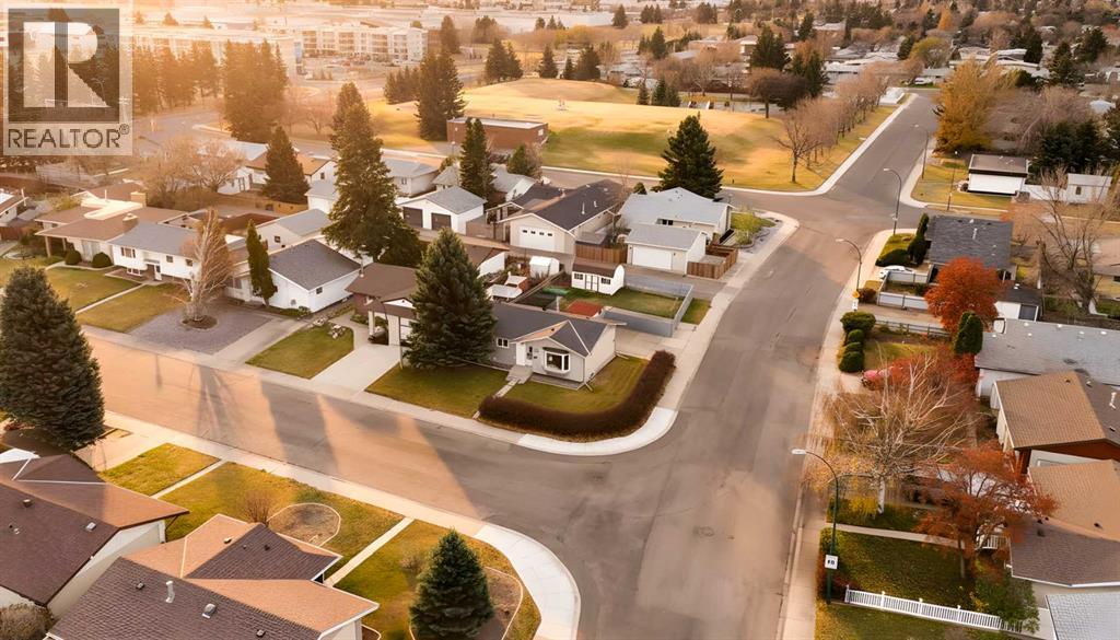 138 Greenview Close N, Lethbridge, Alberta  T1H 4K8 - Photo 4 - A2267988