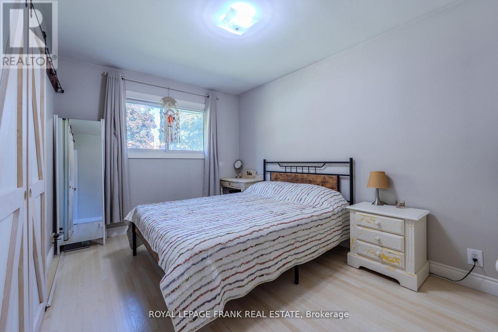 32 Melbourne Street E, Kawartha Lakes (Lindsay), Ontario  K9V 1X7 - Photo 16 - X12509228