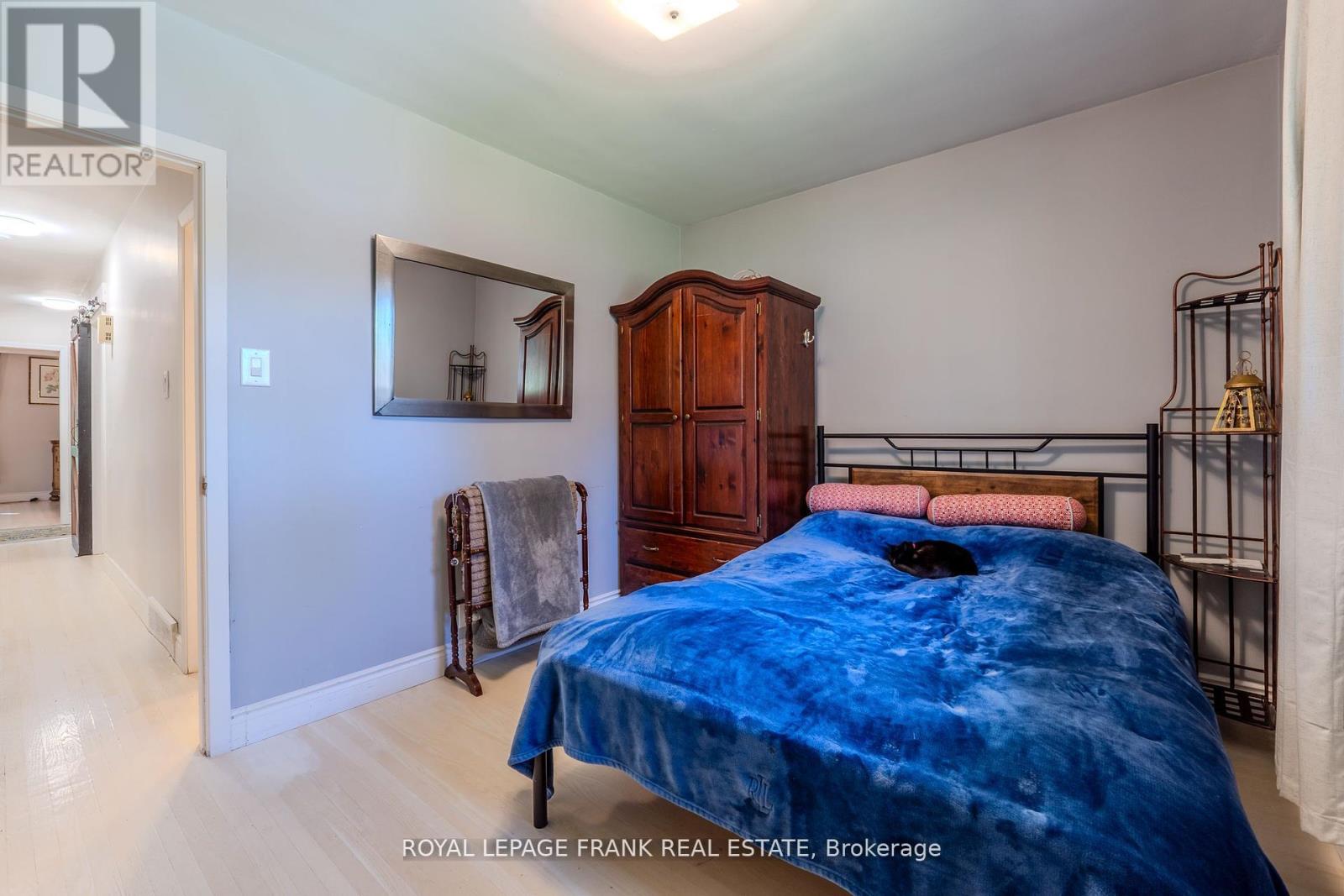 32 Melbourne Street E, Kawartha Lakes (Lindsay), Ontario  K9V 1X7 - Photo 21 - X12509228