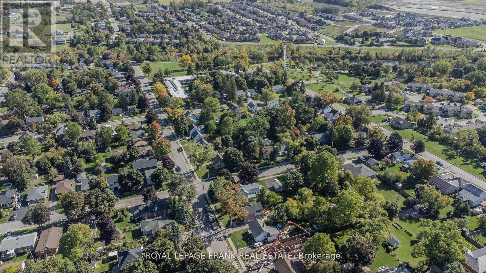 32 Melbourne Street E, Kawartha Lakes (Lindsay), Ontario  K9V 1X7 - Photo 42 - X12509228