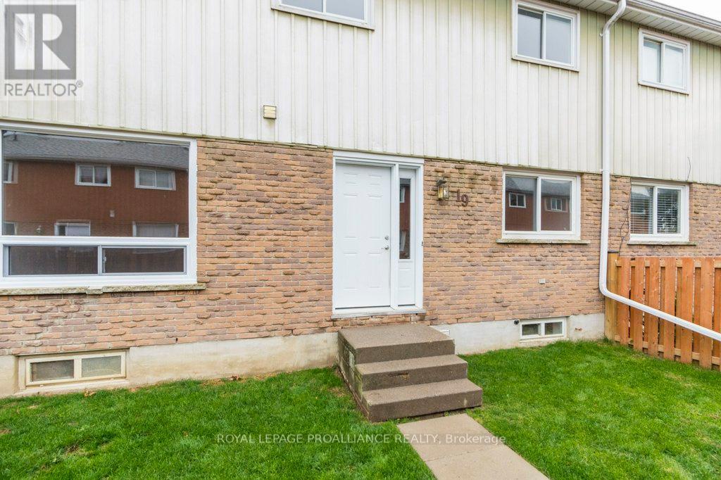 19 - 15 TRACEY PARK DRIVE, Belleville, Ontario