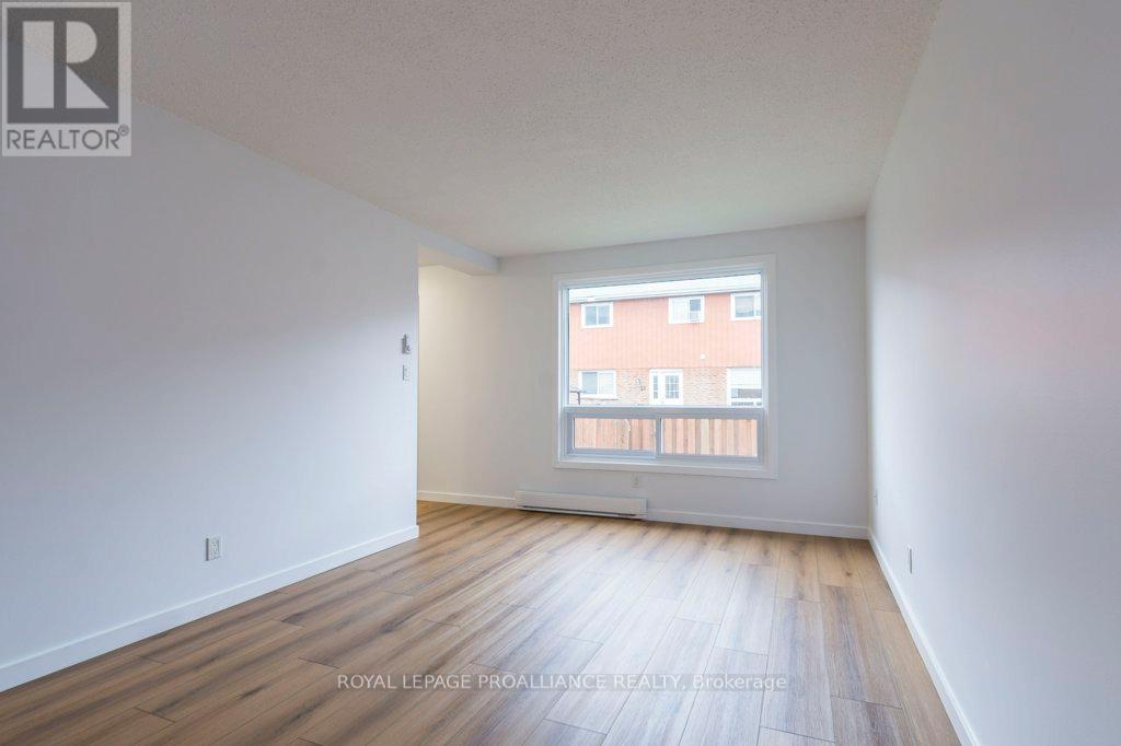 19 - 15 Tracey Park Drive, Belleville, Ontario K8P 4R4 - Photo 10 - X12509280