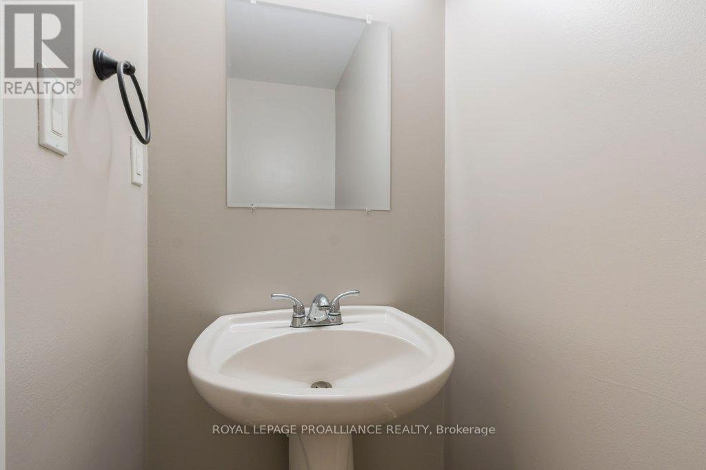 19 - 15 Tracey Park Drive, Belleville, Ontario K8P 4R4 - Photo 11 - X12509280