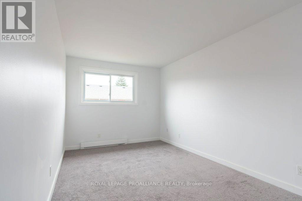 19 - 15 Tracey Park Drive, Belleville, Ontario K8P 4R4 - Photo 12 - X12509280