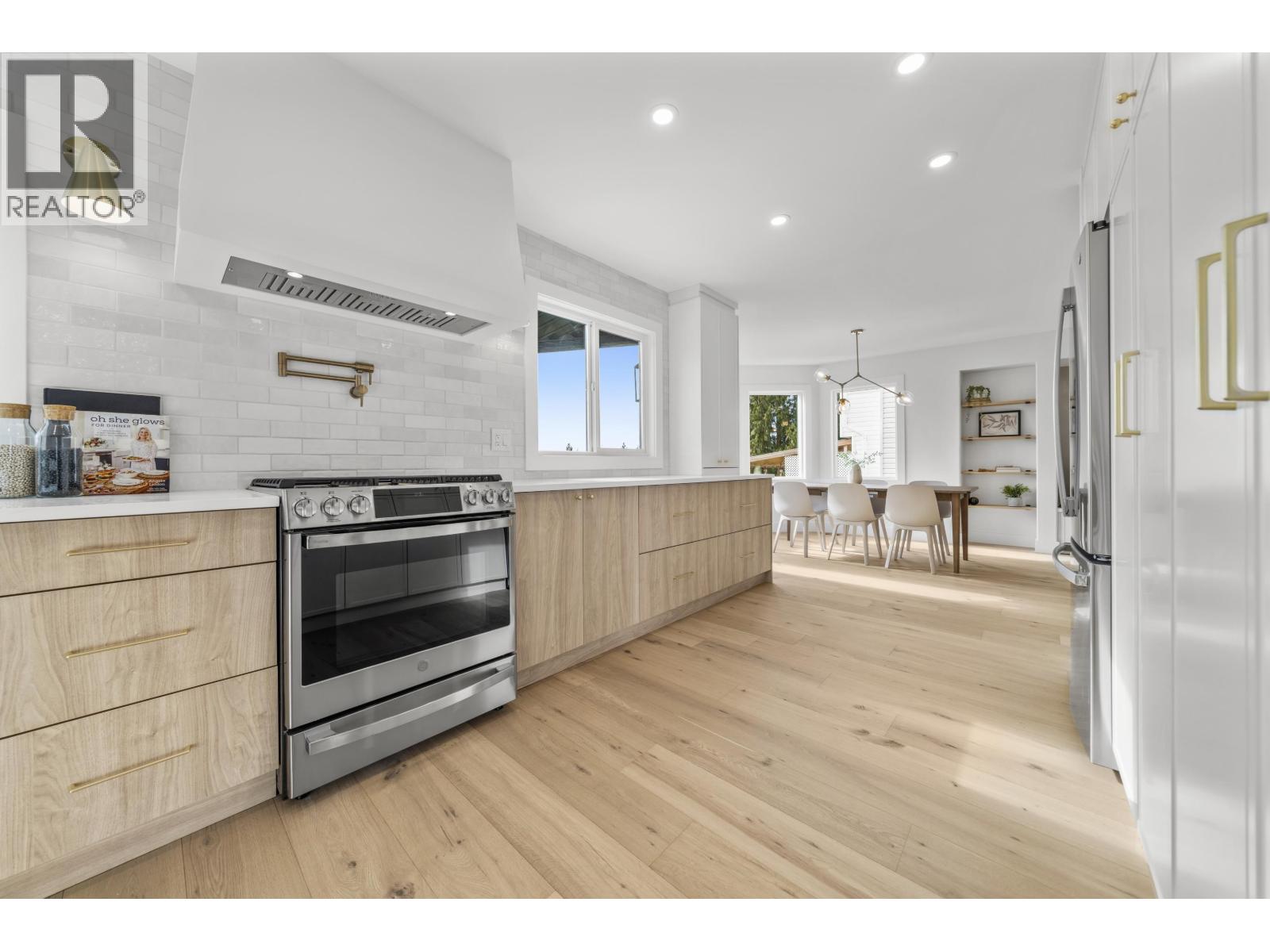 1 Cedarwood Court, Port Moody, British Columbia  V3H 4W2 - Photo 9 - R3064052