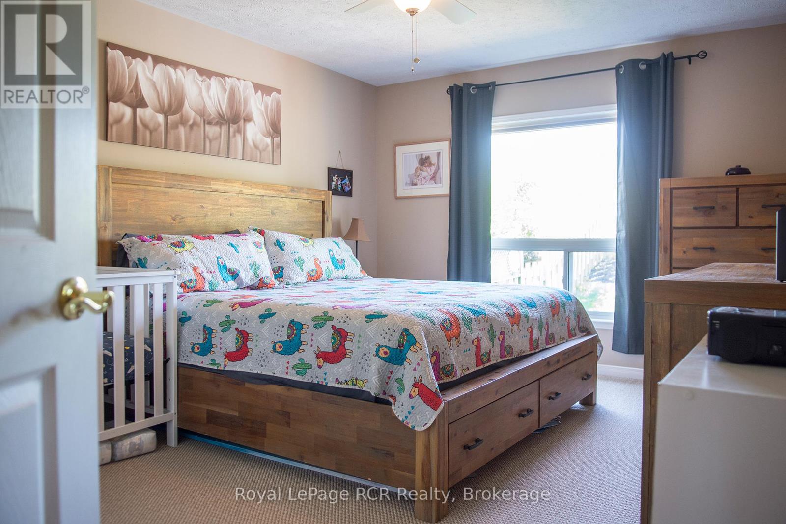 872 9th A East Avenue, Owen Sound, Ontario N4K 6Y6 - Photo 12 - X12332269