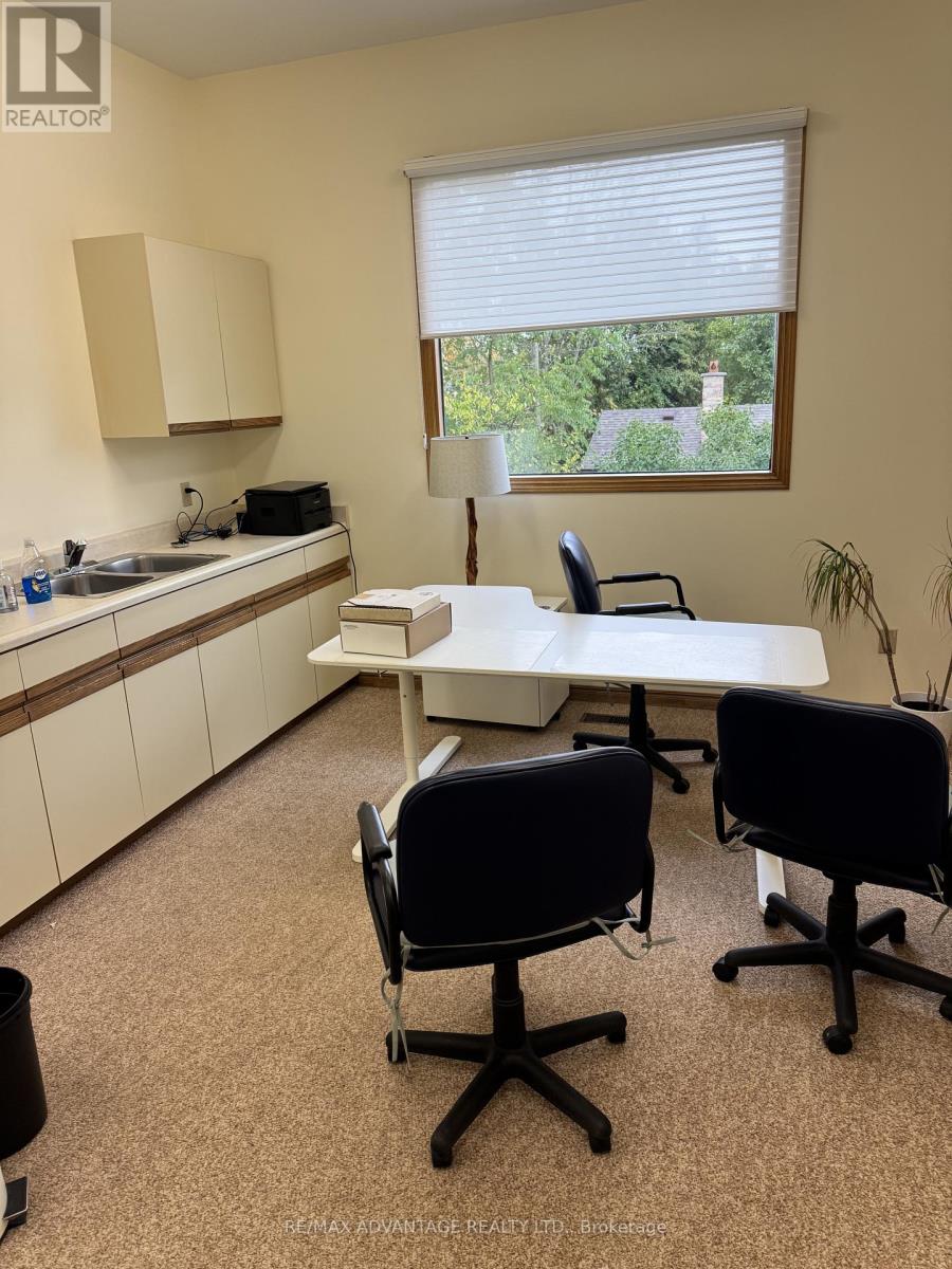 81 Charles Street W, Ingersoll, Ontario  N5C 2L7 - Photo 10 - X12476373