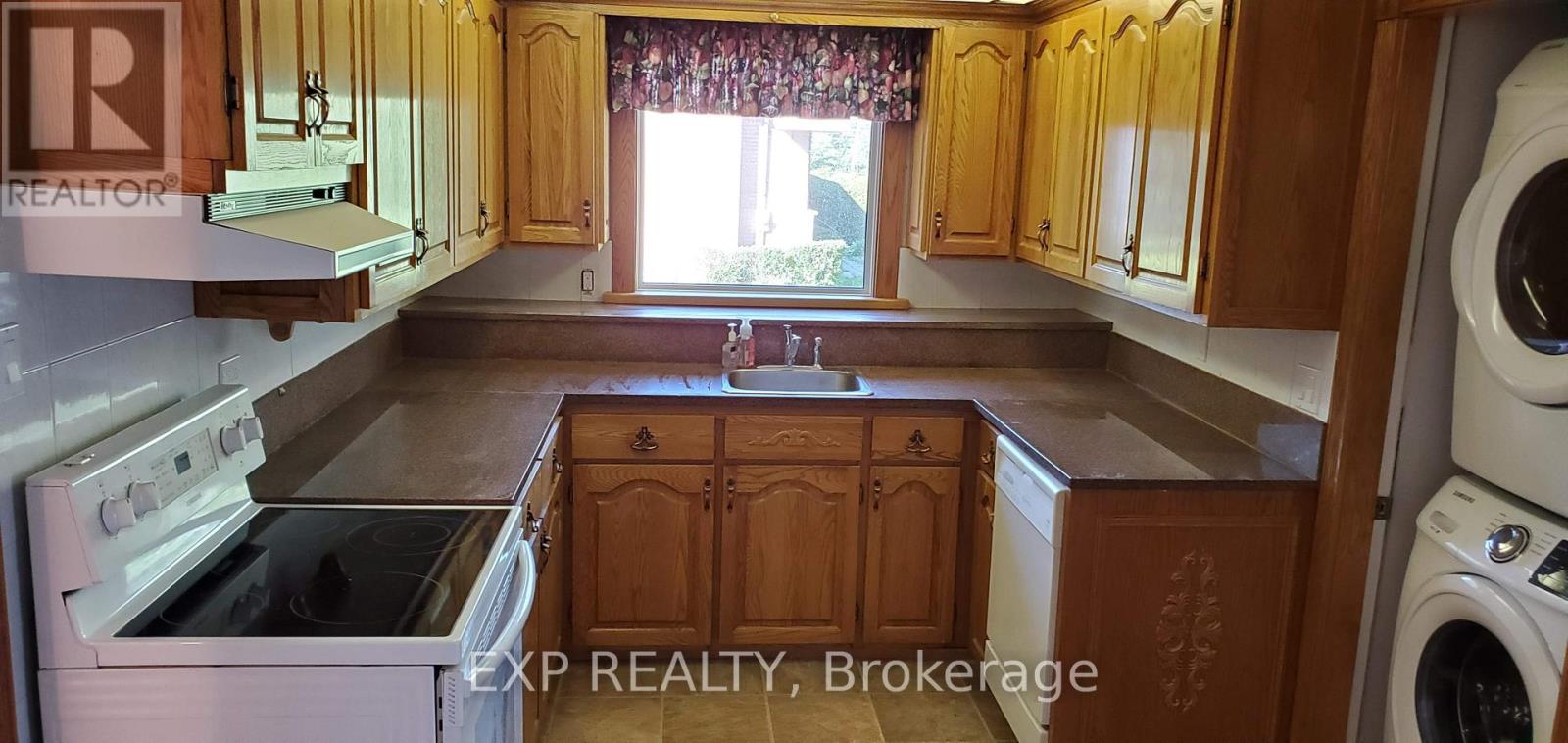 113 Ridgefield Crescent, Ottawa, Ontario  K2H 6T4 - Photo 10 - X12332293