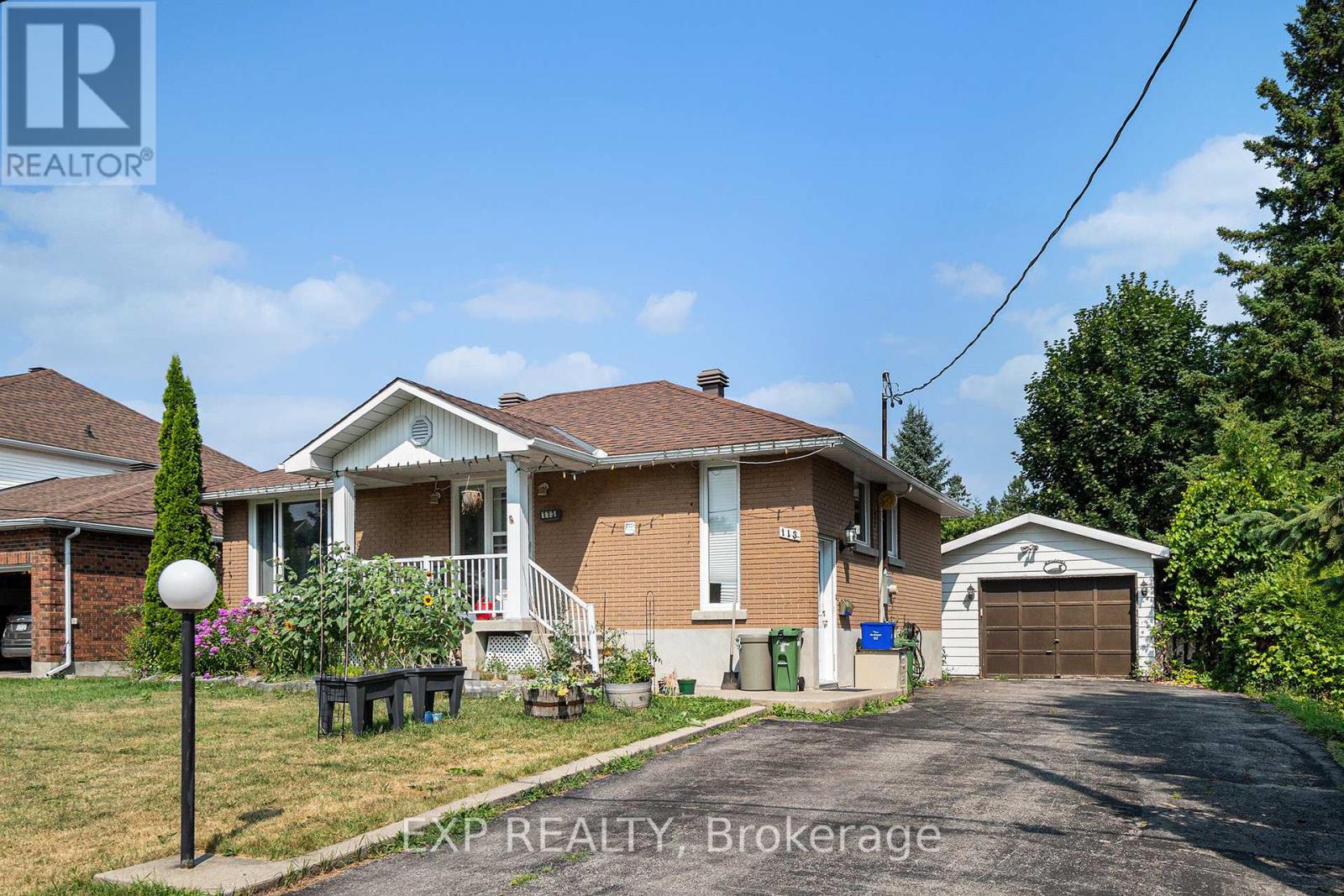 113 Ridgefield Crescent, Ottawa, Ontario  K2H 6T4 - Photo 2 - X12332293