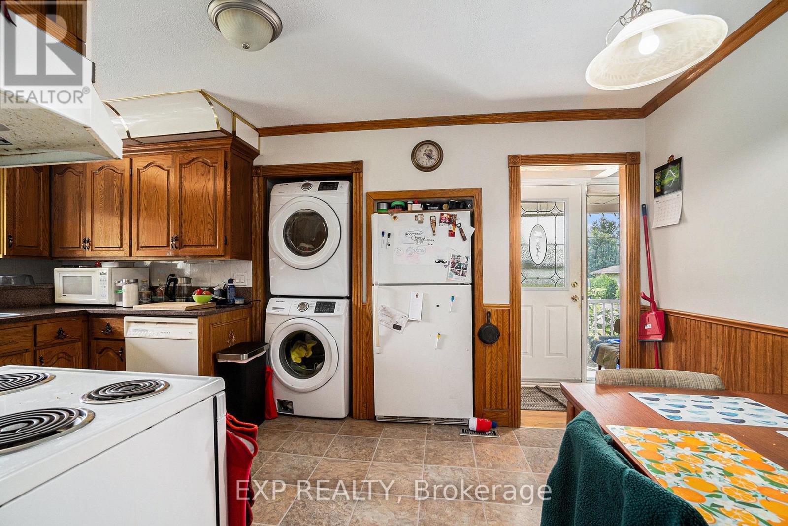 113 Ridgefield Crescent, Ottawa, Ontario  K2H 6T4 - Photo 7 - X12332293