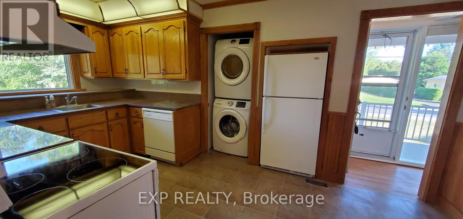 113 Ridgefield Crescent, Ottawa, Ontario  K2H 6T4 - Photo 9 - X12332293