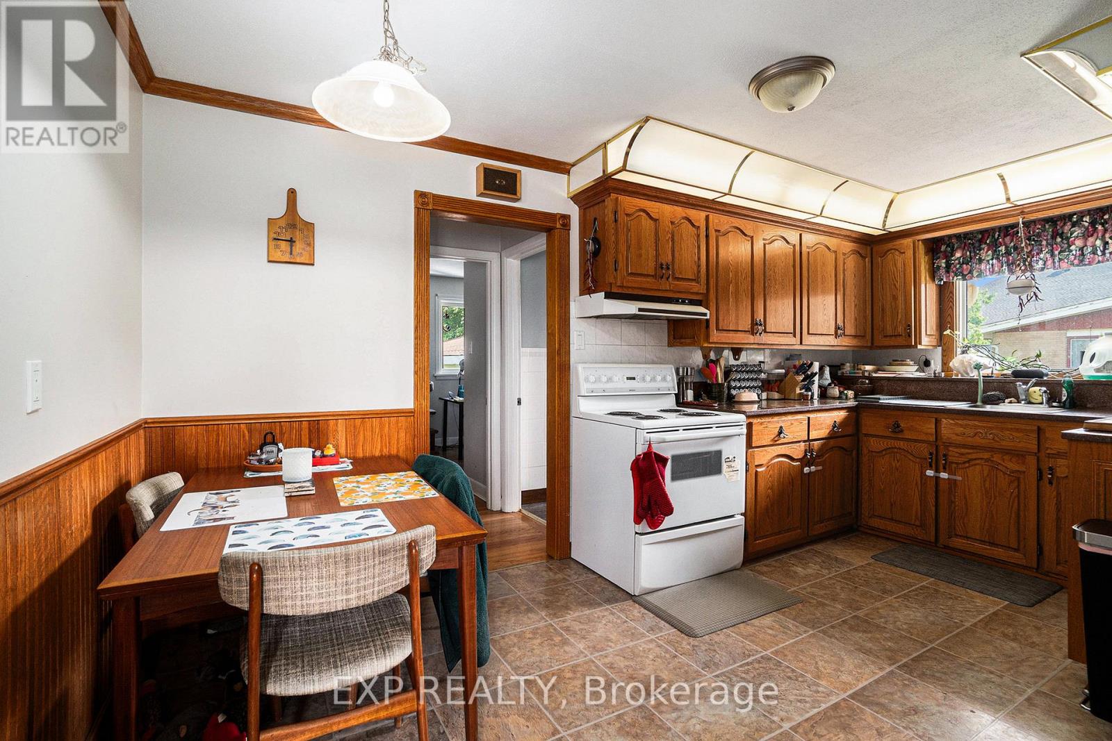 113 Ridgefield Crescent, Ottawa, Ontario  K2H 6T4 - Photo 8 - X12332293