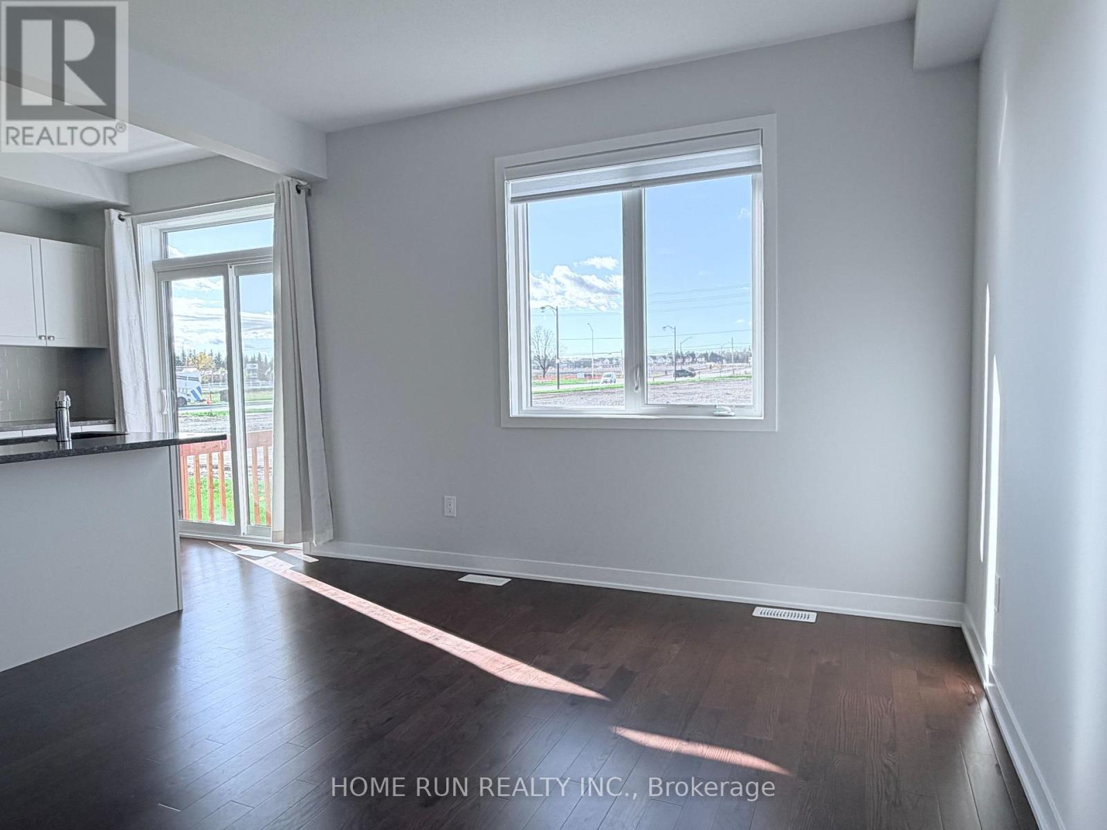 109 Tonic Crescent, Ottawa, Ontario K2K 0N1 - Photo 12 - X12496632