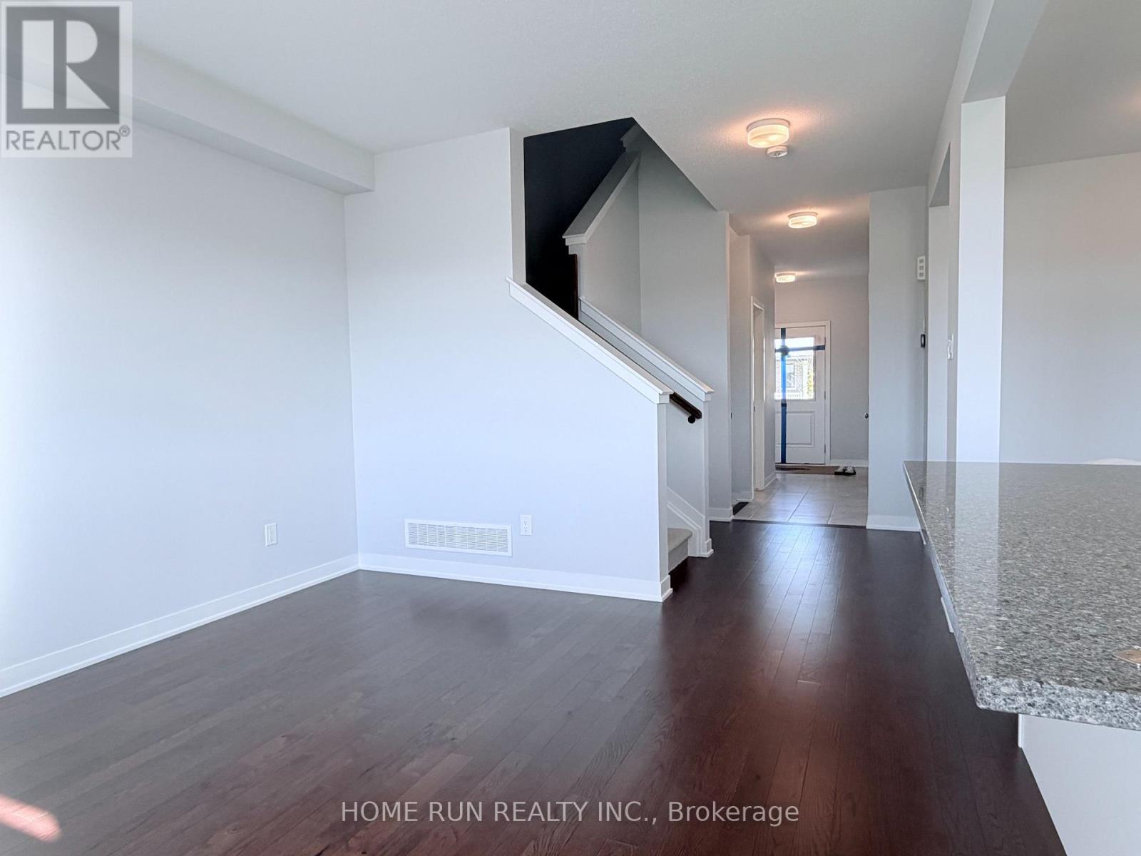 109 Tonic Crescent, Ottawa, Ontario K2K 0N1 - Photo 13 - X12496632