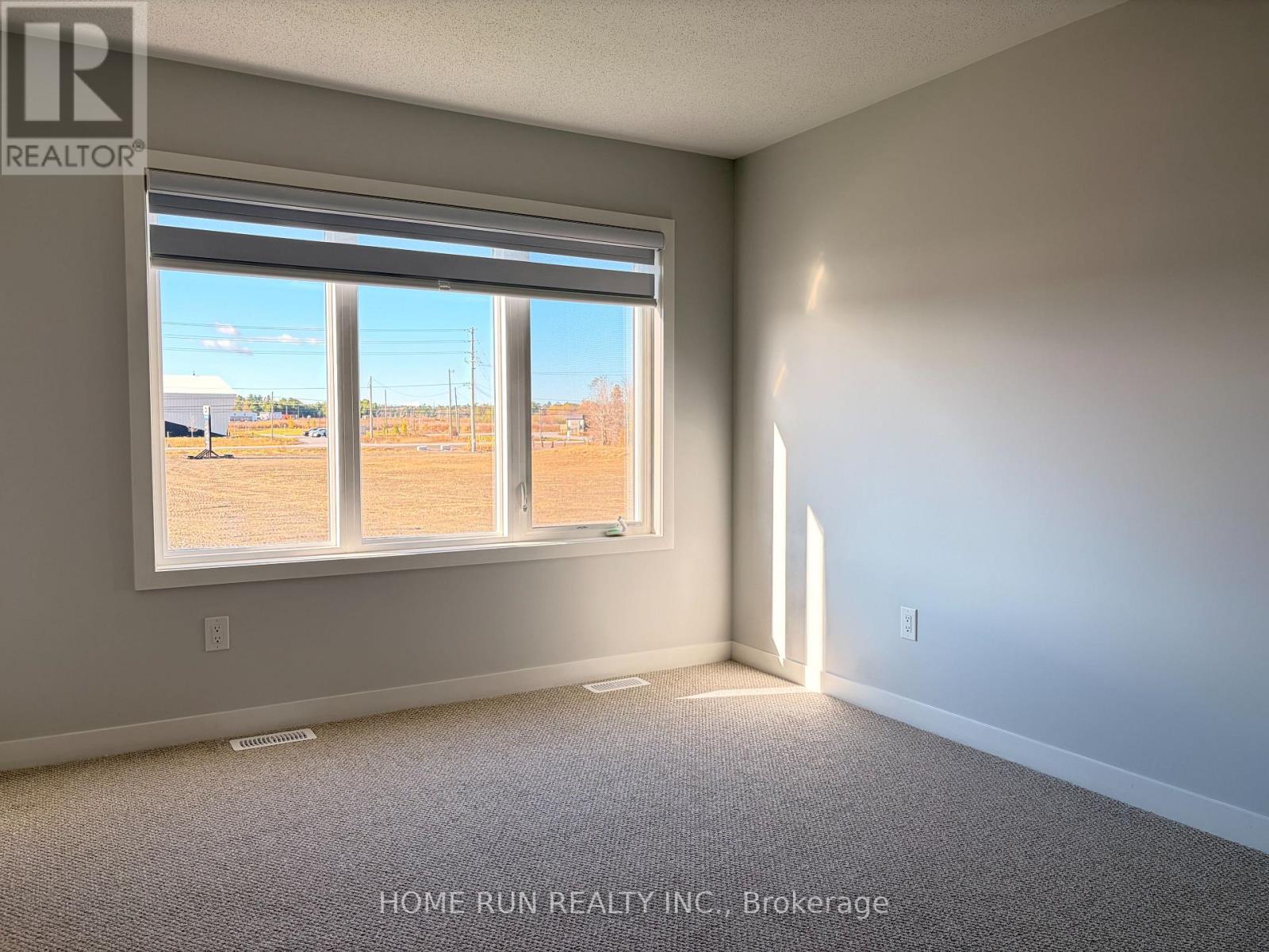 109 Tonic Crescent, Ottawa, Ontario K2K 0N1 - Photo 15 - X12496632