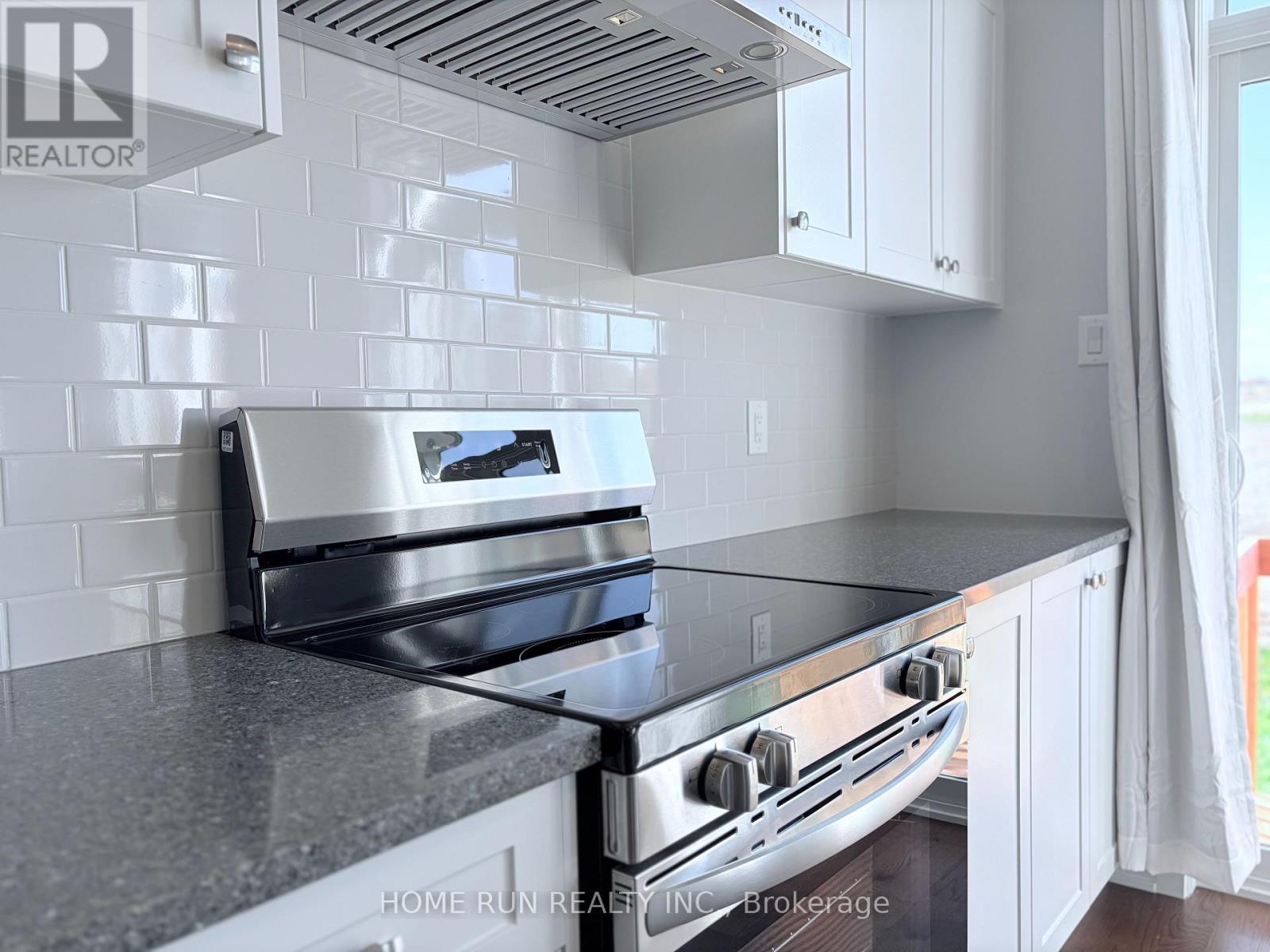 109 Tonic Crescent, Ottawa, Ontario K2K 0N1 - Photo 9 - X12496632