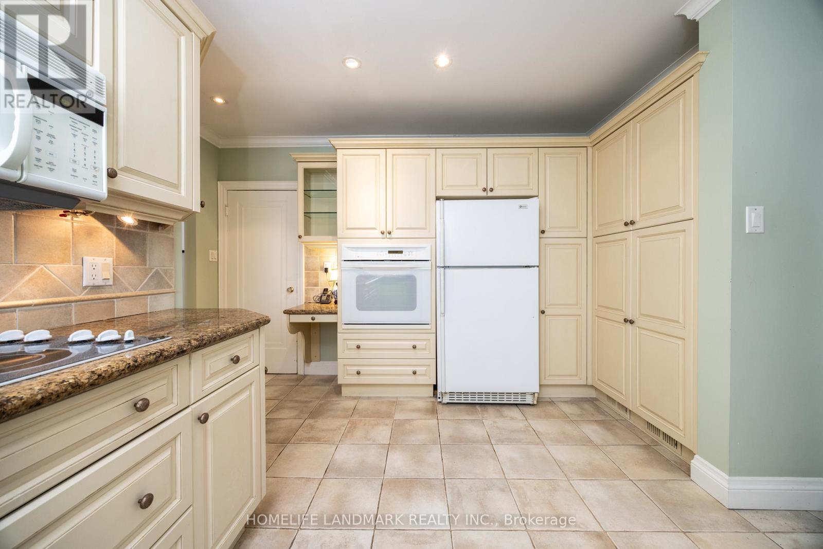 241 Forest Hill Road, Toronto, Ontario  M5P 2N3 - Photo 9 - C12509088