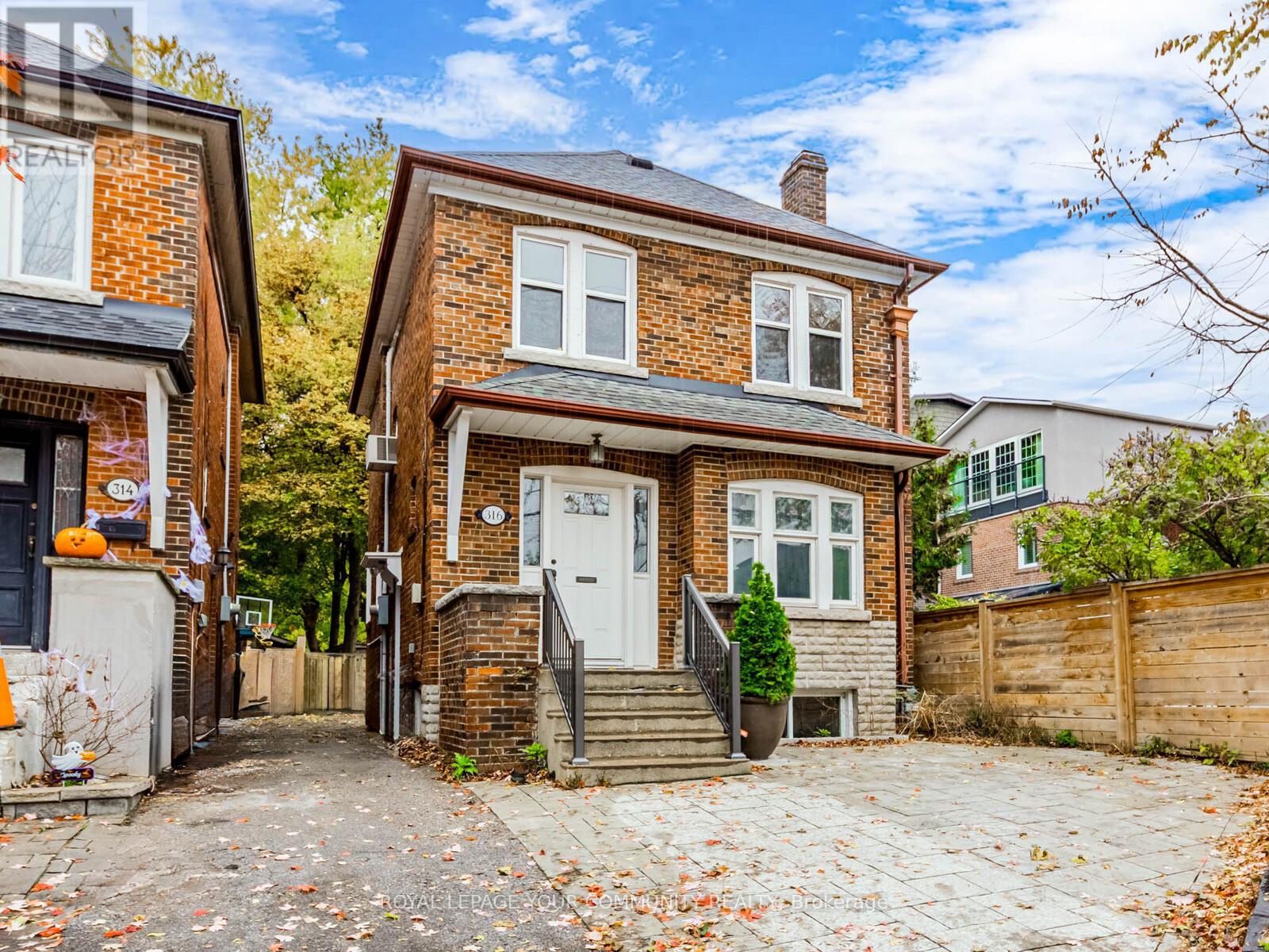 316 Jedburgh Road, Toronto, Ontario  M5M 3K8 - Photo 2 - C12509246