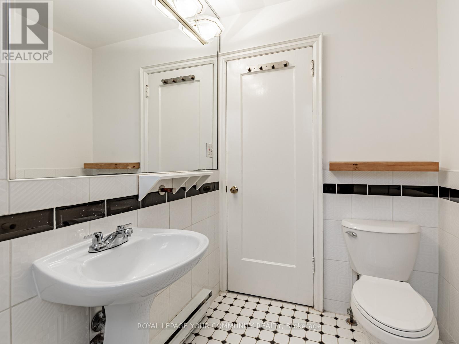 316 Jedburgh Road, Toronto, Ontario  M5M 3K8 - Photo 21 - C12509246