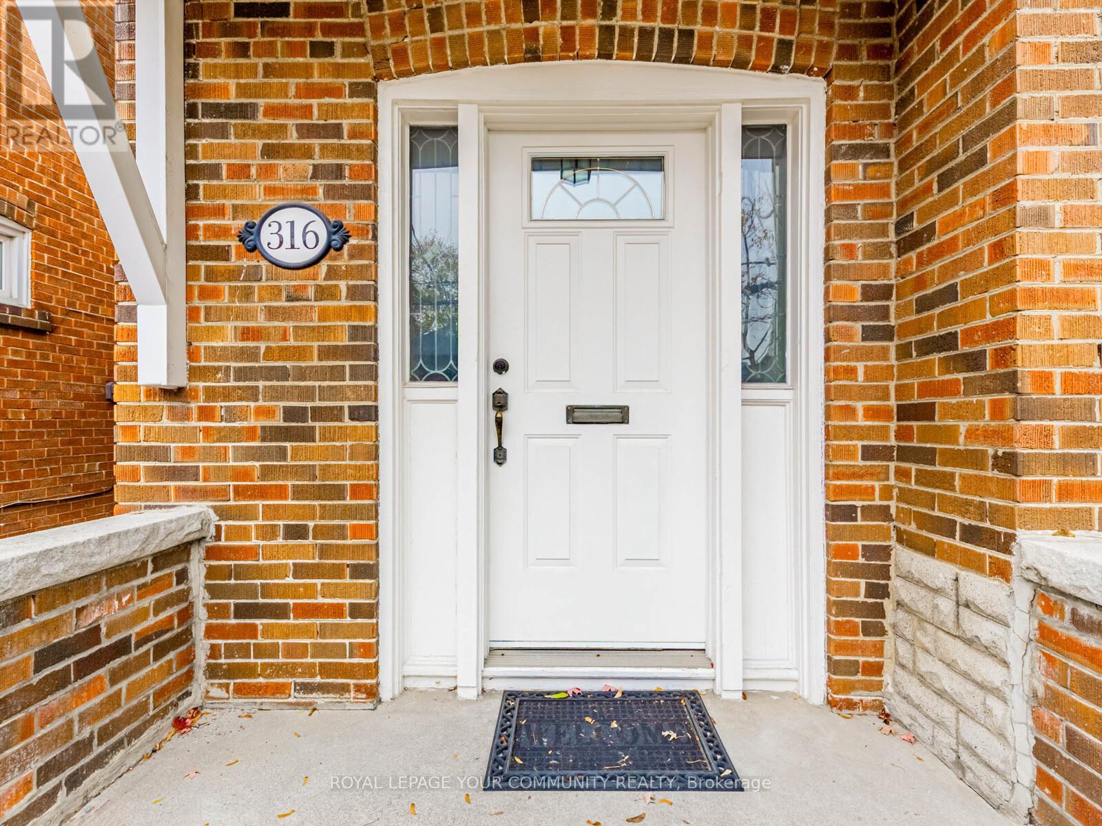 316 Jedburgh Road, Toronto, Ontario  M5M 3K8 - Photo 3 - C12509246