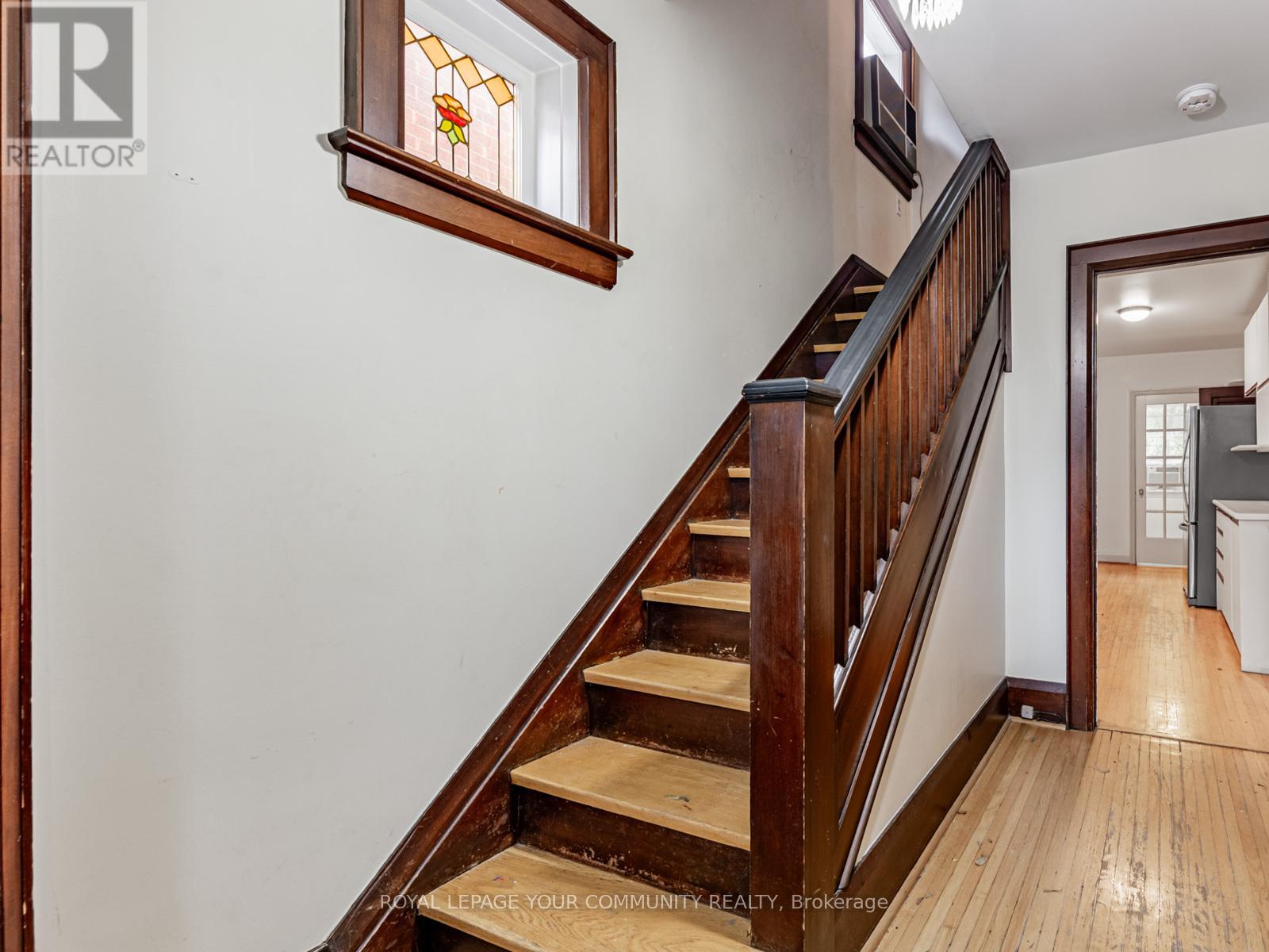 316 Jedburgh Road, Toronto, Ontario  M5M 3K8 - Photo 5 - C12509246