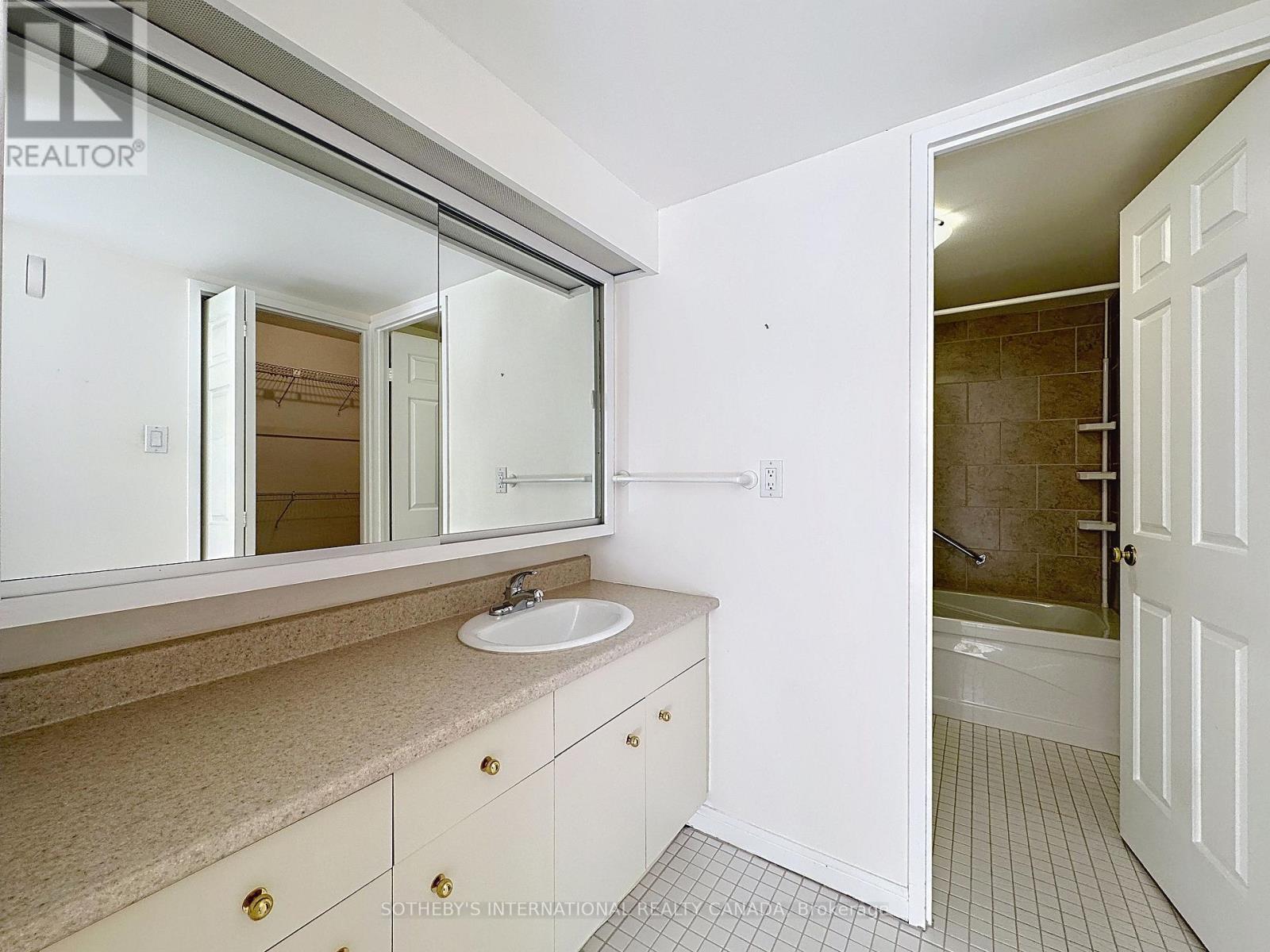 204 - 245 The Donway W, Toronto, Ontario M3B 3M2 - Photo 16 - C12509316