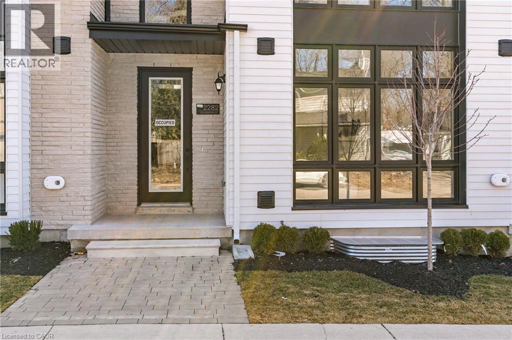 2282 Sovereign Street, Oakville, Ontario  L6L 0H9 - Photo 2 - 40758510