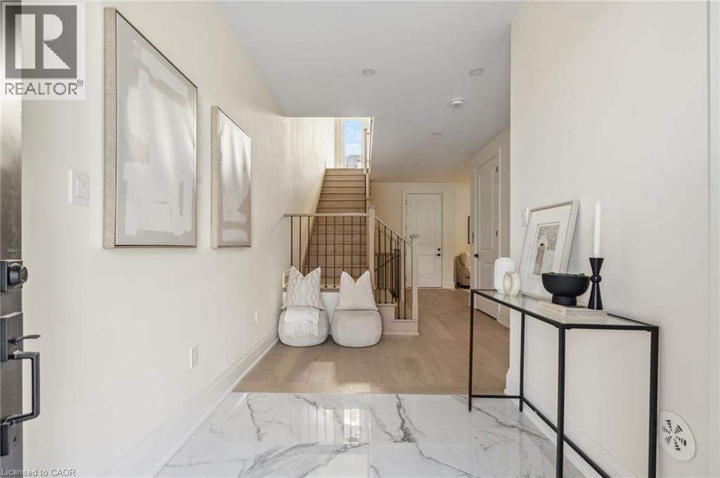 2282 Sovereign Street, Oakville, Ontario  L6L 0H9 - Photo 3 - 40758510