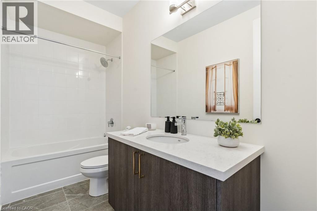 2282 Sovereign Street, Oakville, Ontario  L6L 0H9 - Photo 5 - 40758510