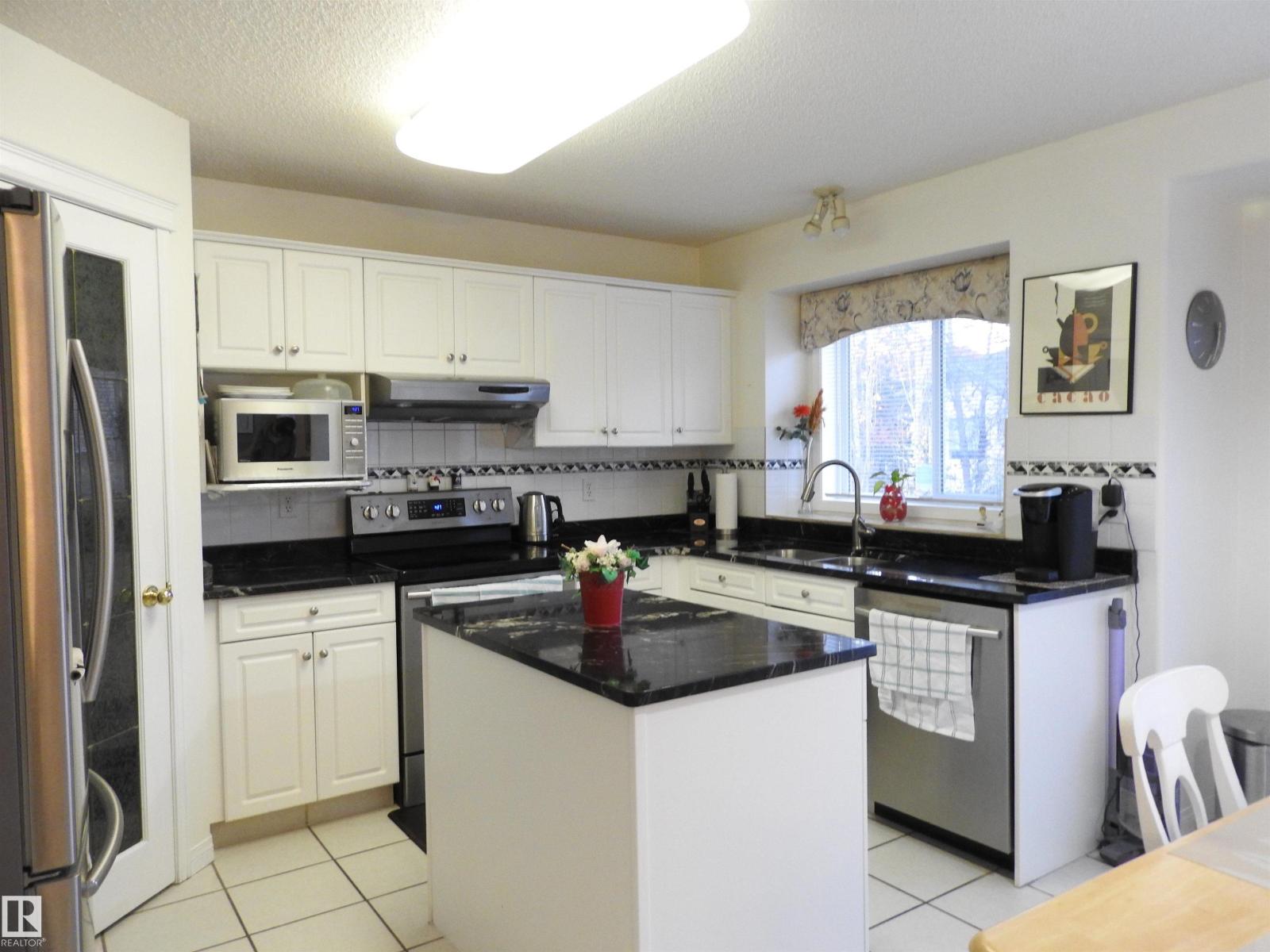 1171 Carter Crest Rd Nw, Edmonton, Alberta  T6R 2L8 - Photo 3 - E4464691