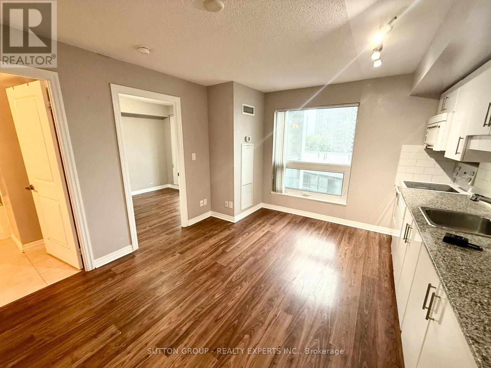 504 - 30 Herons Hill Way N, Toronto, Ontario M2J 0A7 - Photo 2 - C12486422