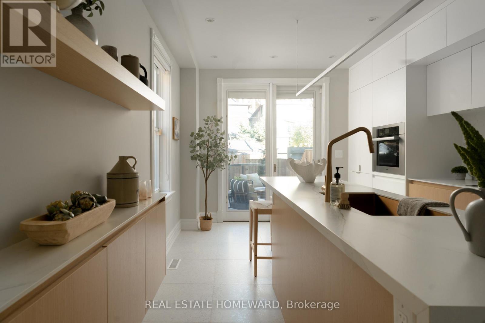 122 Simpson Avenue, Toronto, Ontario M4K 1A3 - Photo 11 - E12509158