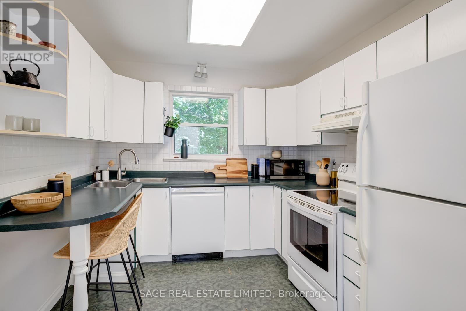 48 Shropshire Drive, Toronto, Ontario  M1P 1Y8 - Photo 7 - E12509260