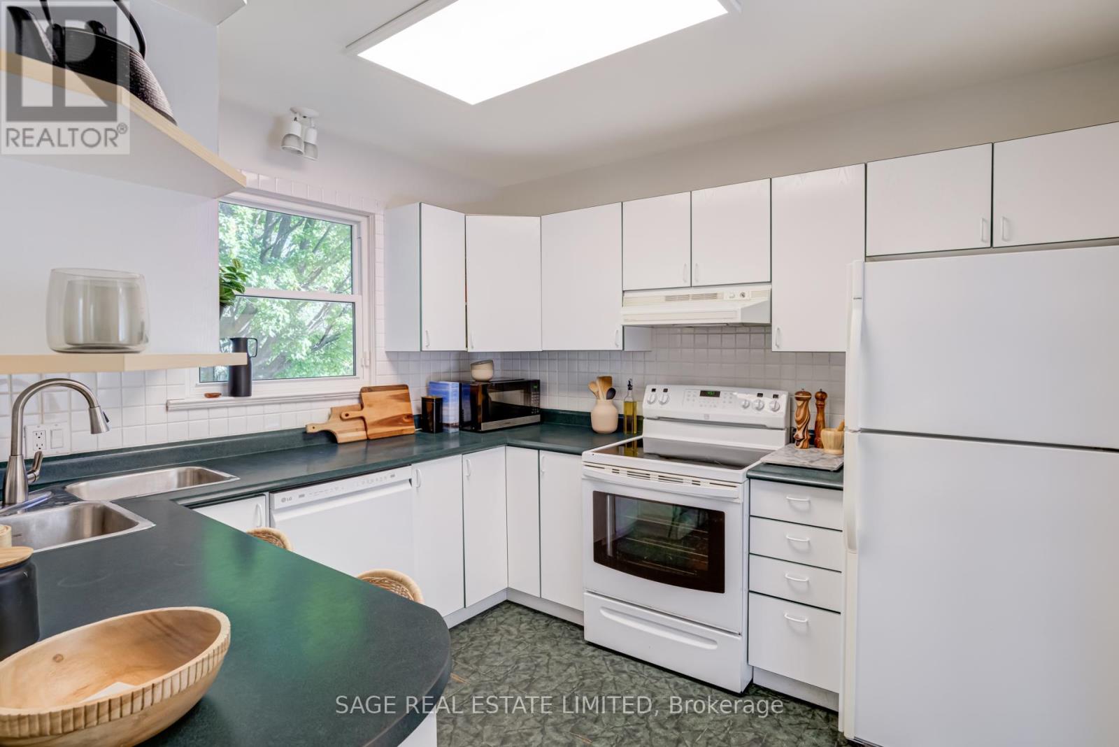 48 Shropshire Drive, Toronto, Ontario  M1P 1Y8 - Photo 9 - E12509260