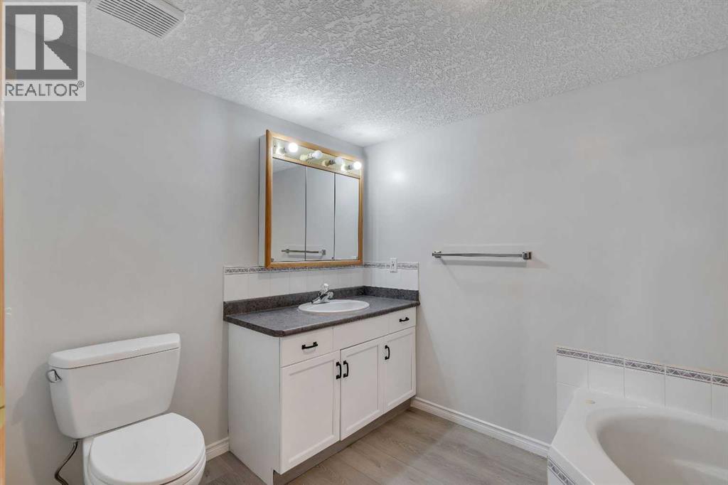 122, 7229 Sierra Morena Boulevard Sw, Calgary, Alberta  T3H 3L7 - Photo 20 - A2268126