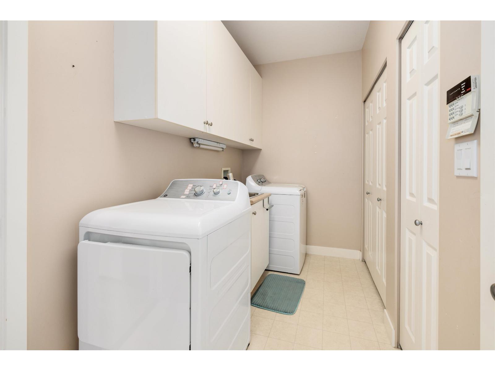 15418 33a Avenue, Surrey, British Columbia  V3Z 0K6 - Photo 16 - R3063332