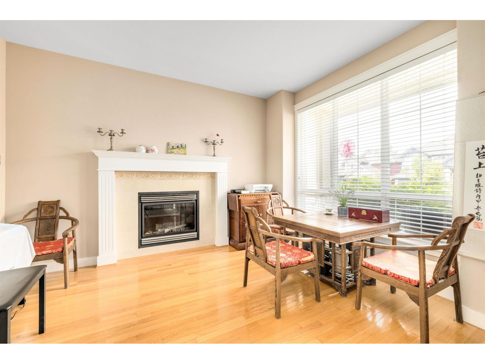 15418 33a Avenue, Surrey, British Columbia  V3Z 0K6 - Photo 2 - R3063332