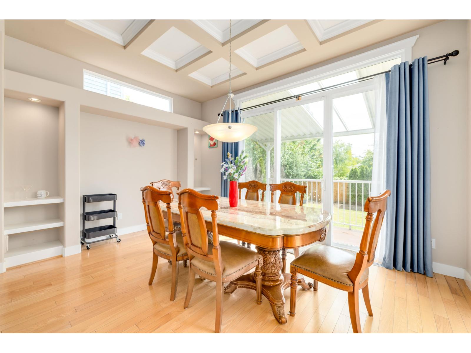 15418 33a Avenue, Surrey, British Columbia  V3Z 0K6 - Photo 5 - R3063332