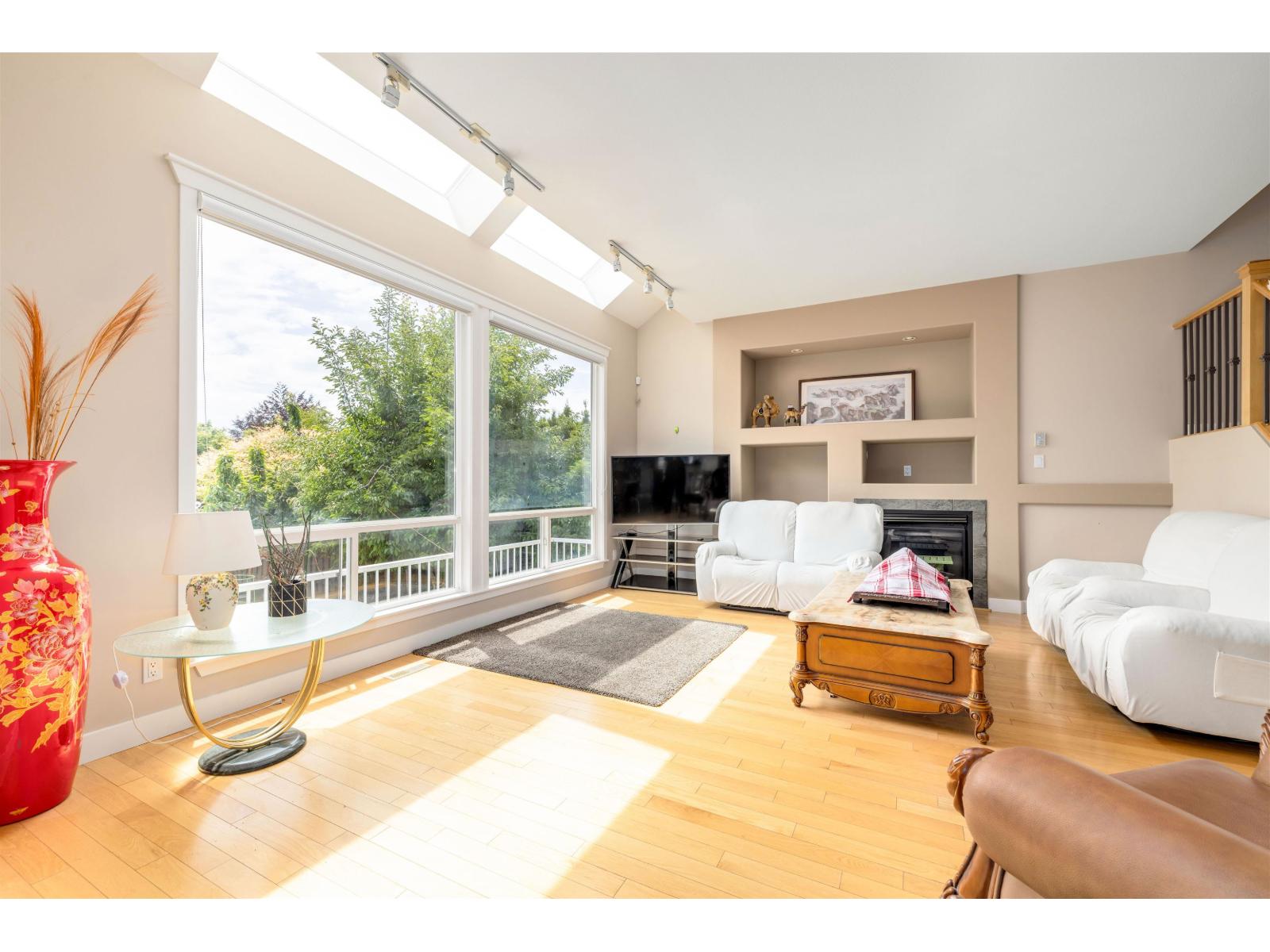 15418 33a Avenue, Surrey, British Columbia  V3Z 0K6 - Photo 3 - R3063332