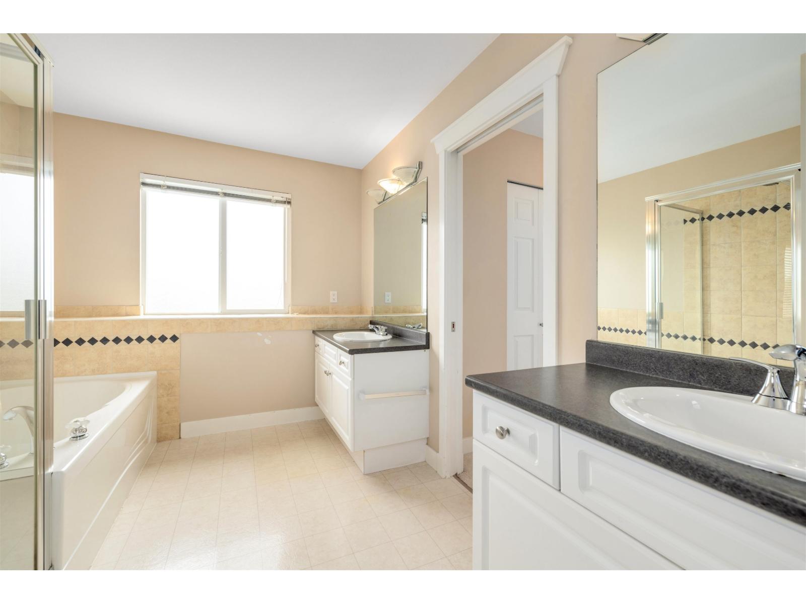 15418 33a Avenue, Surrey, British Columbia  V3Z 0K6 - Photo 12 - R3063332