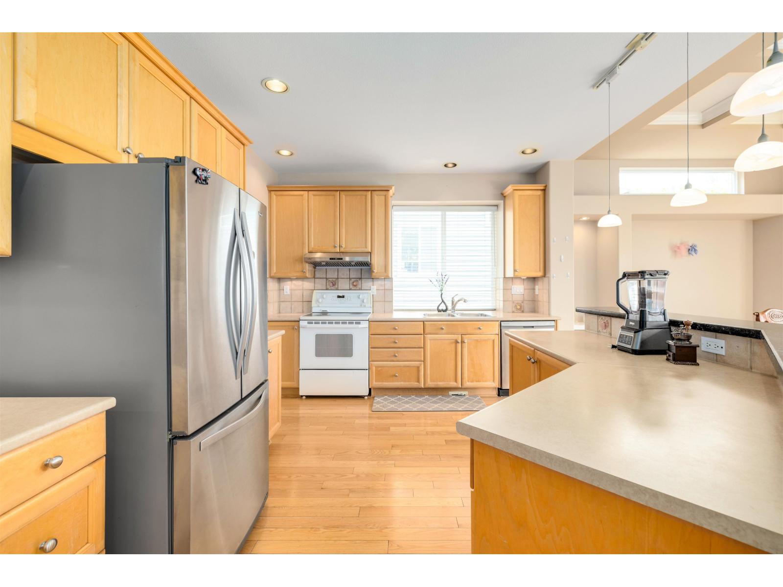 15418 33a Avenue, Surrey, British Columbia  V3Z 0K6 - Photo 8 - R3063332