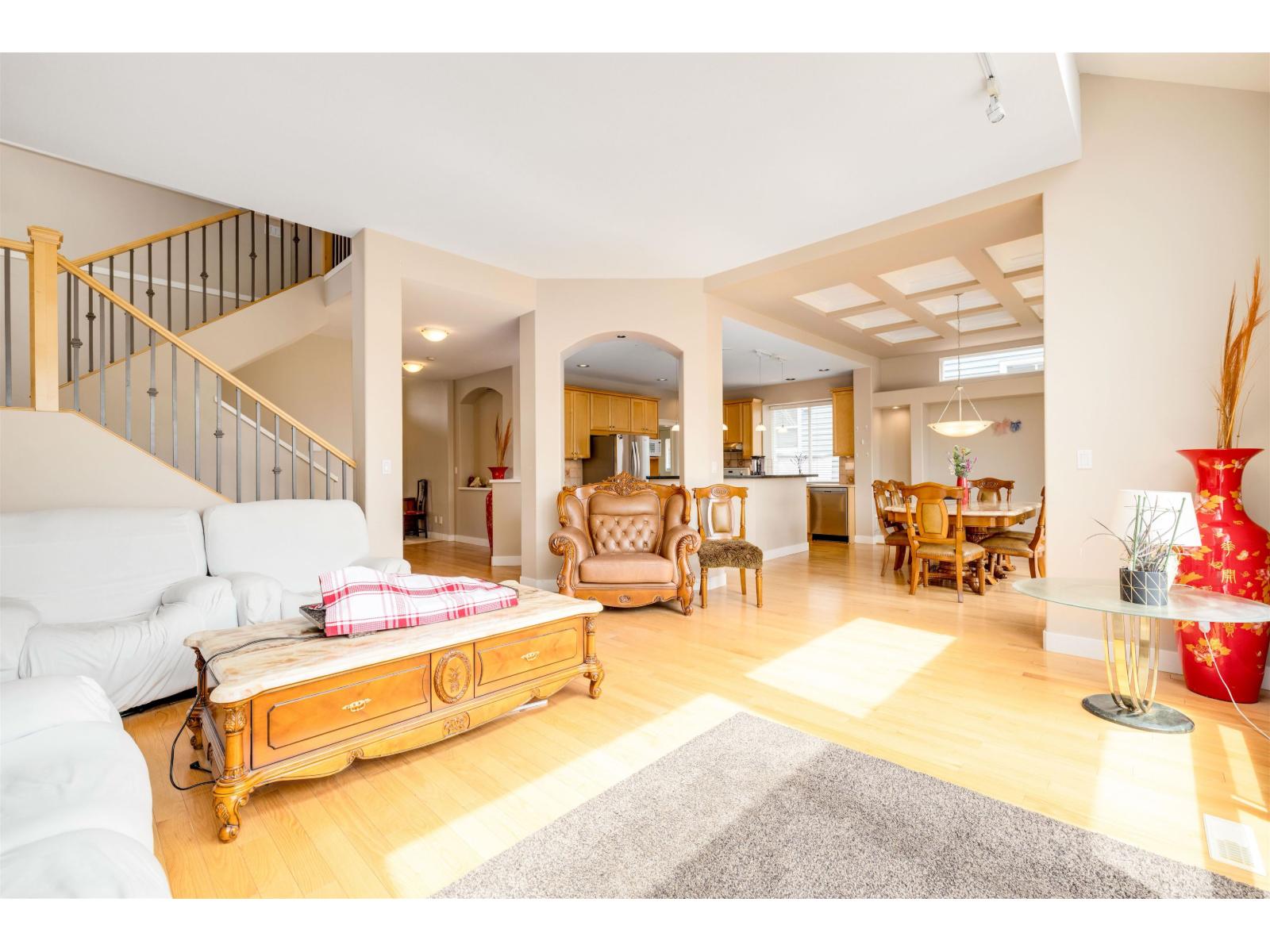 15418 33a Avenue, Surrey, British Columbia  V3Z 0K6 - Photo 4 - R3063332